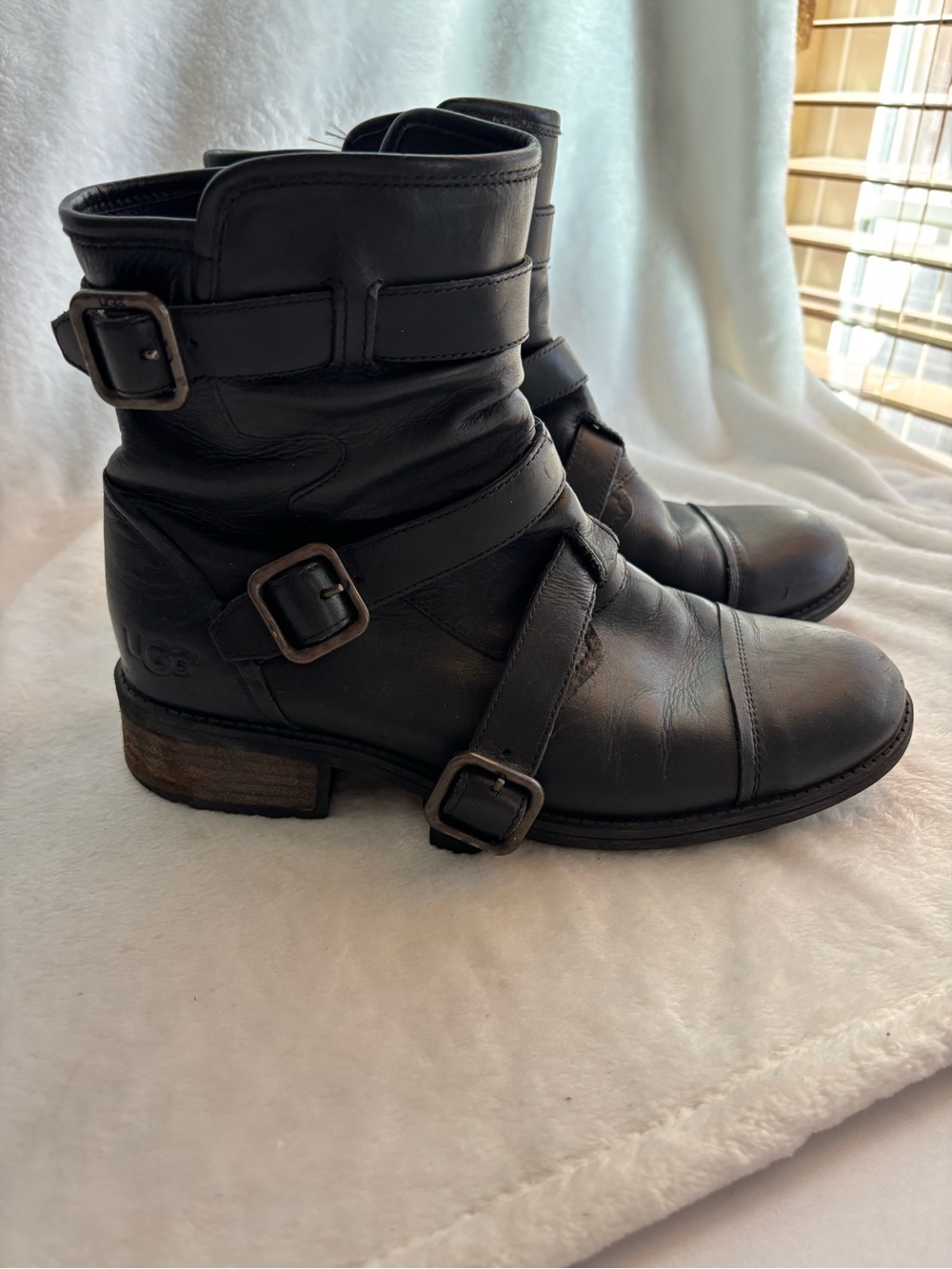 UGG Finney Moto Black Leather Boots Size 9